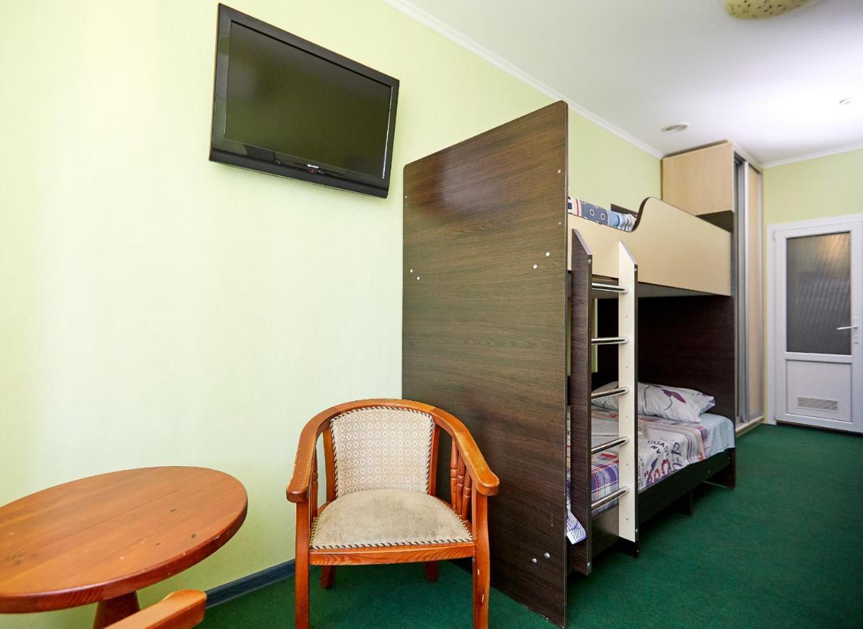 Oasis Hotel Odessa Exterior photo
