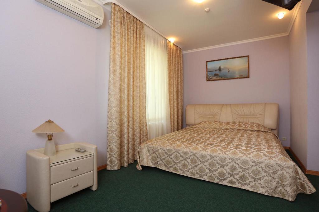 Oasis Hotel Odessa Room photo