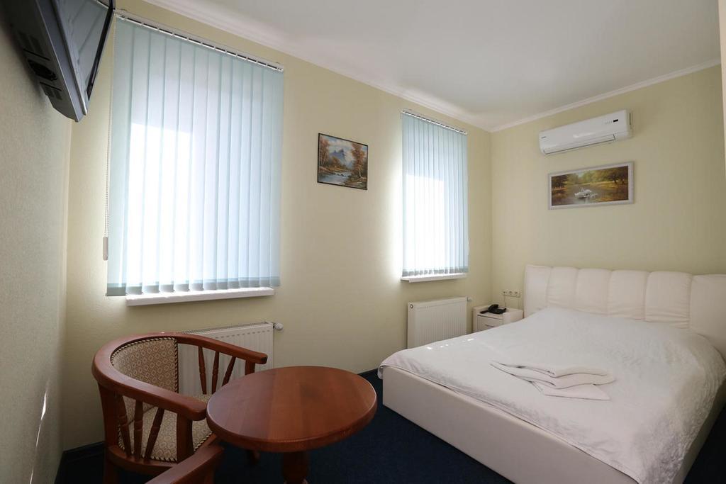 Oasis Hotel Odessa Room photo
