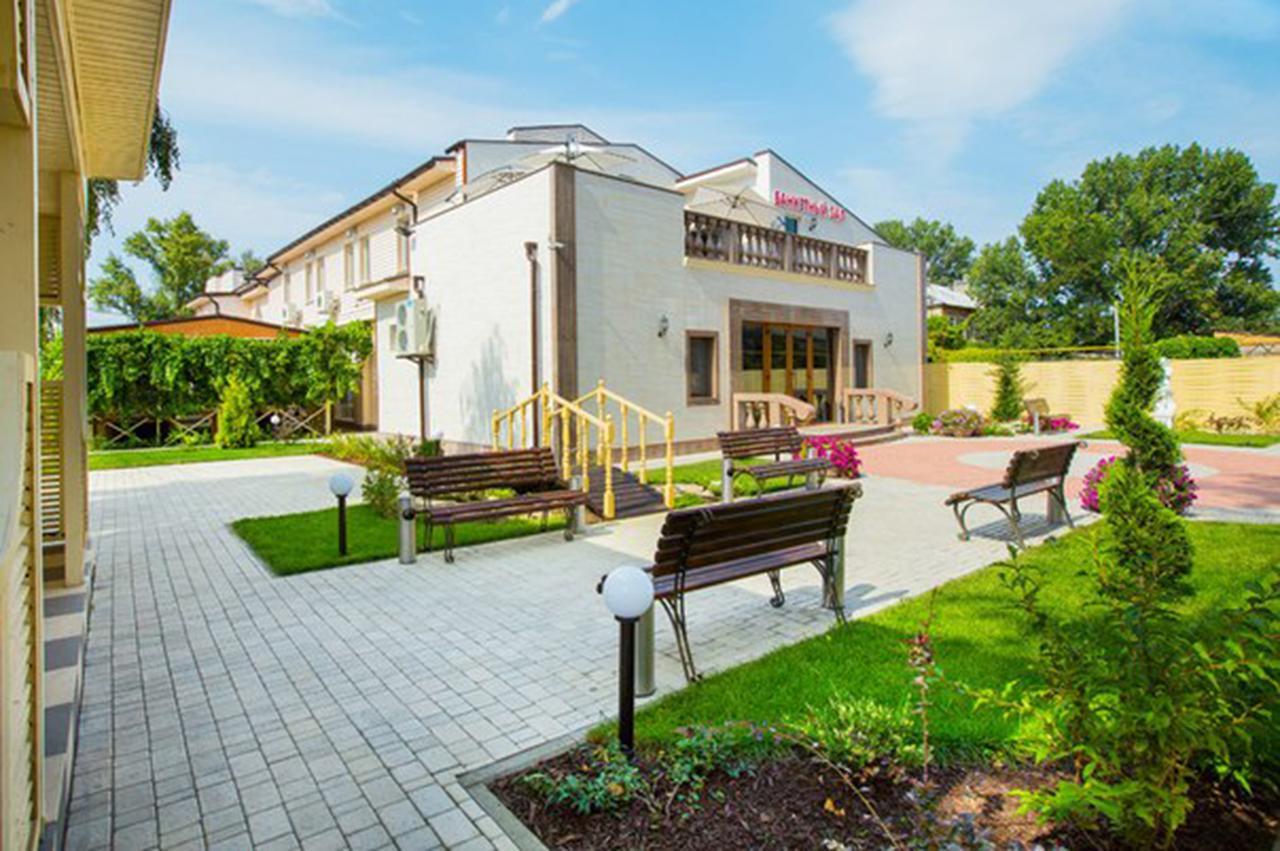 Oasis Hotel Odessa Exterior photo